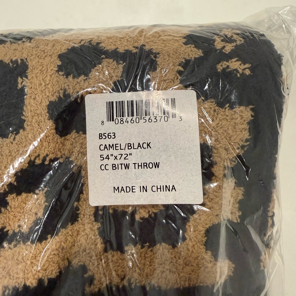 Barefoot Dreams Leopard Black and Tan Blanket 54” x 72” BNWT - Picture 7 of 8